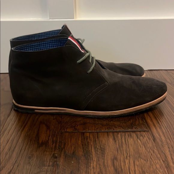 Ben Sherman Dark Brown Chukka Boots with Suede Upper and Minimalist Design - Picture 1 of 7